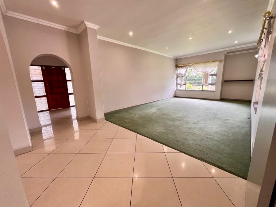 To Let 4 Bedroom Property for Rent in Stirling Eastern Cape